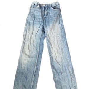 ✨H&M light blue flare jeans✨